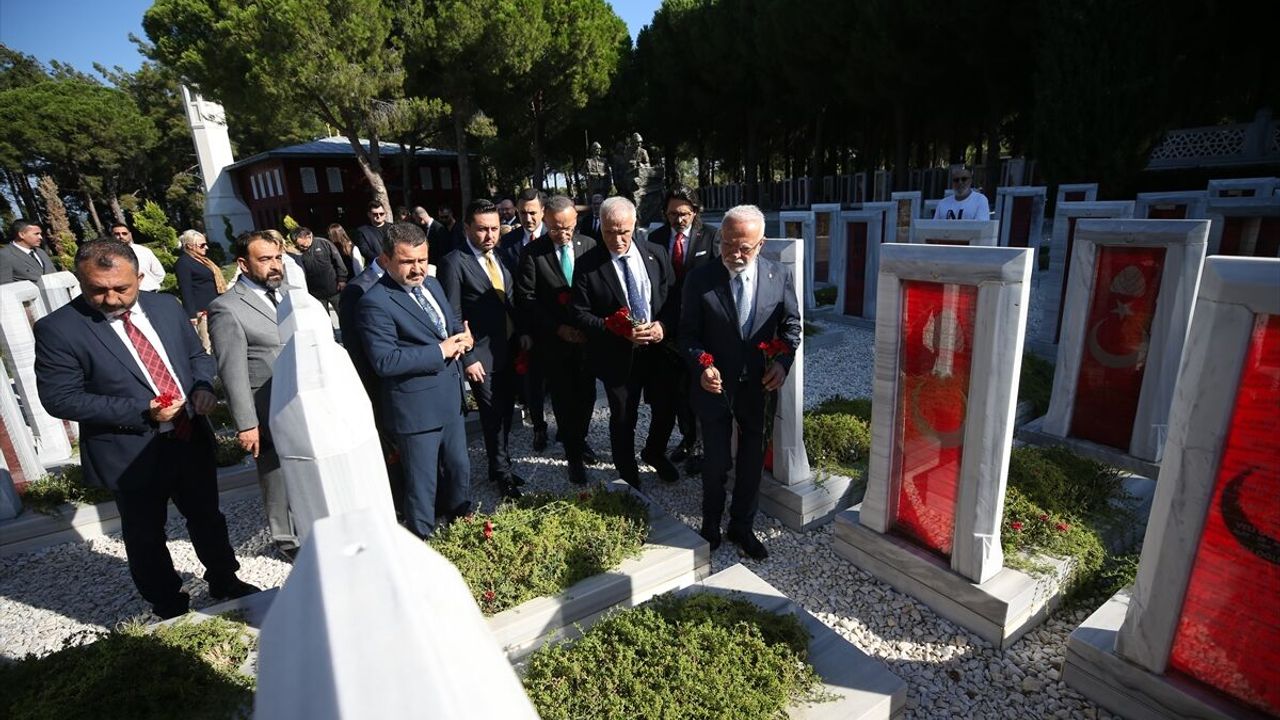 AK Parti Genel Başkanvekili Elitaş, Şehitler Abidesi'ni ziyaretinde konuştu