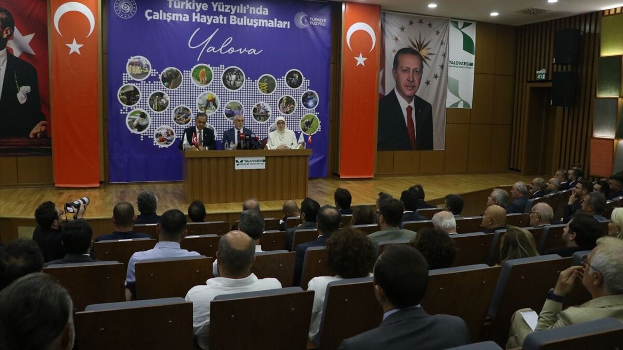 Çalışma ve Sosyal Güvenlik Bakanı Işıkhan, Yalova'da iş insanlarıyla bir araya geldi: