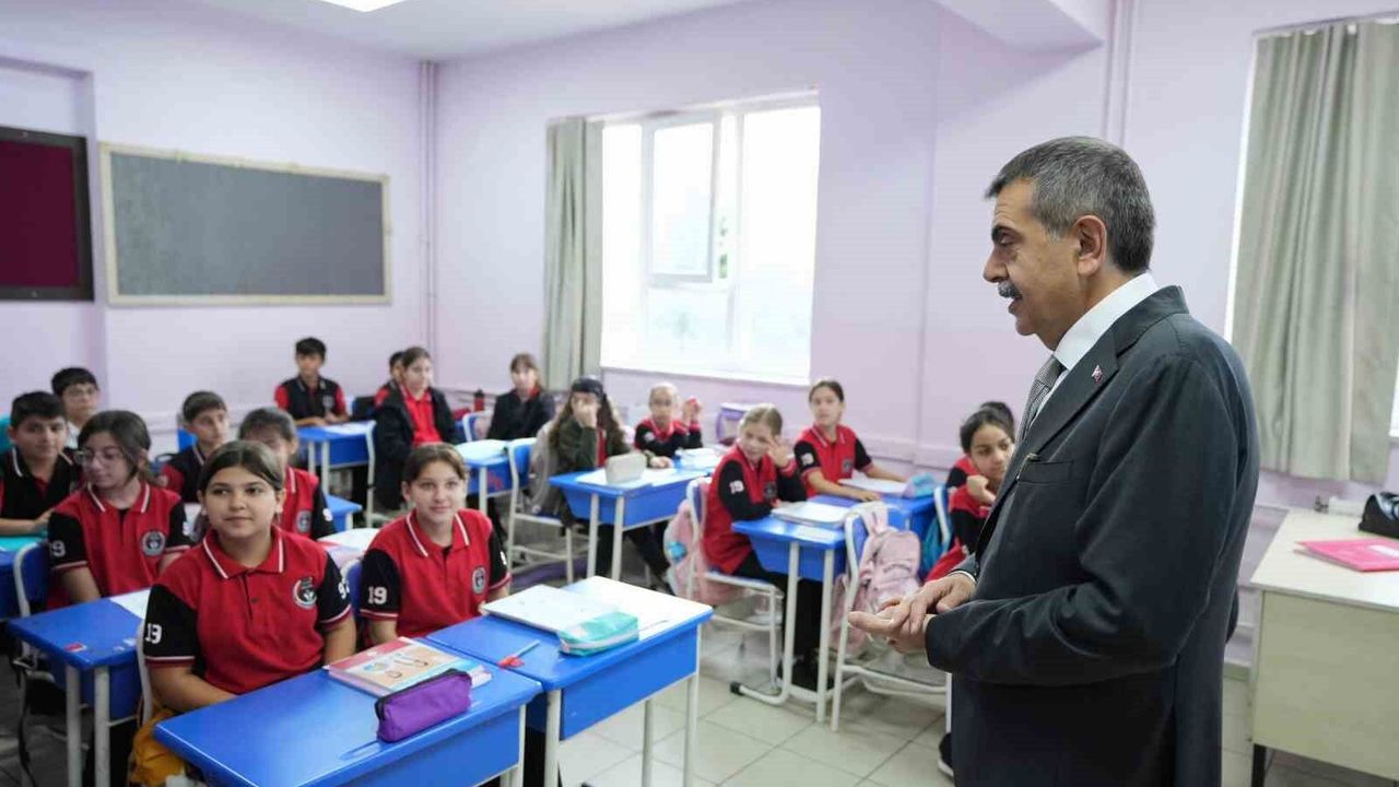 Bakan Tekin’den Yalova’da okul ziyareti