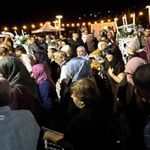 Ani bastıran yağmur düğünü takılar takılamadan dağıttı