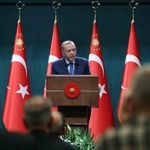 Cumhurbaşkanı Erdoğan: 'Kılıç şakırtıları altında can alıp can vererek kendimize yurt eylediğimiz bu topraklarda kimseye ameliyat yaptırmayız'