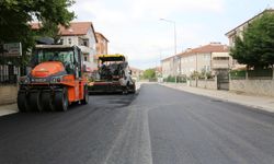 Serdivan’da Sokaklar Sıcak Asfaltla Buluşuyor