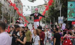 Şehrin merkezinde festival rüzgarı esti