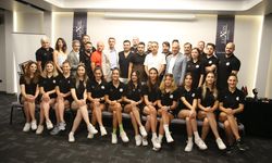 Sakarya Voleybol'da toplu imza töreni düzenlendi