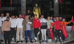 Balıkesir'de bir grup Roman vatandaş İsrail'in saldırılarını protesto etti