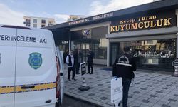 Bursa'da maskeli şüpheli, silah tehdidiyle kuyumcudan 8 bilezik çaldı