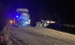 Kocaeli'de belediye otobüsü ile otomobilin çarpıştı, 1 kişi öldü, 2 kişi yaralandı