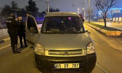 Sakarya'da hafif ticari araçla çarpışan 2 motosikletteki 4 yunus polisi hafif yaralandı