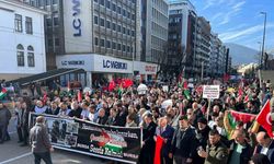 Bursa’da ‘Dünya İnsan Hakları Günü’ nedeniyle Filistin’e destek için binlerce kişi yürüdü