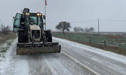 Tekirdağ'da kar nedeniyle kapanan 10 mahalle yolu ulaşıma açıldı