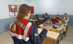 Edirne'de jandarmadan öğrencilere eğitim