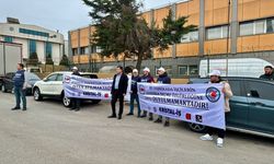 Kocaeli'de sendika üyeliği nedeniyle işten çıkarıldığını iddia eden işçilerden protesto