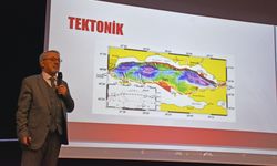 Prof. Dr. Naci Görür, Tekirdağ'da konferansa katıldı