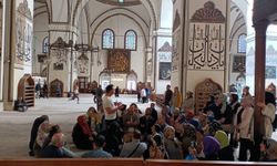 Kadim Mekanlar Akademisinin etkinlikleri Bursa Ulu Cami gezisiyle başladı