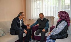 Kocaeli Valisi Yavuz, Çayırova'da 12 aileyi ziyaret etti