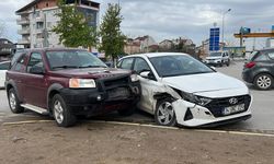 Kocaeli'de cip ile otomobilin çarpıştığı kazada 1 kişi yaralandı