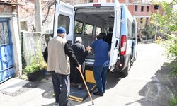 Kocaeli'de engelli ve hasta seçmenler "Engelsiz Taksi" ile sandıklara götürülüyor