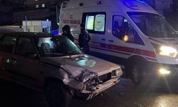 Kocaeli'de pikapla çarpışan otomobildeki kişi yaralandı
