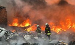 Tekirdağ’da geri dönüşüm fabrikasının bahçesinde çıkan yangın söndürüldü