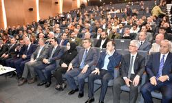 Ticaret Bakanı Bolat, Tekirdağ'da iş dünyası ile buluşma toplantısında konuştu: