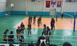 Sarıgöl’de kızlar arası voleybol turnuvası başladı
