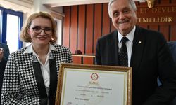 Bozüyük Belediye Başkanı Mehmet Talat Bakkalcıoğlu mazbatasını aldı