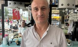 Bursa'da dili nefes borusuna kaçan müşteriyi berber kurtardı
