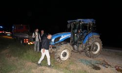 Çanakkale'de otomobil ile traktörün çarpıştığı kazada 2 kişi yaralandı