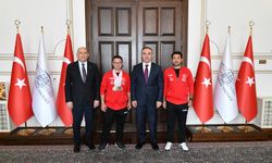 Down sendromlu milli atlet Emirhan Akçakoca Vali Soytürk'ü ziyaret etti