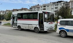 Edirne'de kamyonun çarptığı minibüsteki yolcu yaralandı