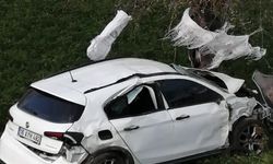 GÜNCELLEME - Bursa'da tarlaya devrilen otomobildeki 2 kişi öldü, 3 kişi yaralandı