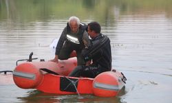 Kocaeli'de traktörünü yıkamak için girdiği gölette mahsur kalan kişi kurtarıldı