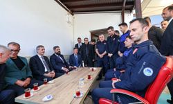 Sakarya Büyükşehir Belediye Başkanı Alemdar, belediye personeliyle bayramlaştı