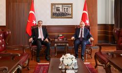 Sakarya Büyükşehir Belediye Başkanı Alemdar, ilk ziyaretini Vali Karadeniz'e yaptı