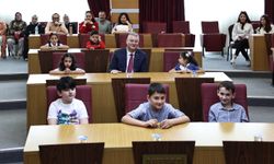 Serdivan'da ilkokul öğrencisi temsili belediye başkanı oldu