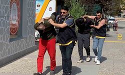 Aksaray’daki polis-hırsız kovalamacasında hırsız kardeşler tutuklandı