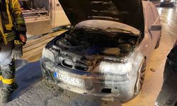 Kocaeli’de seyir halindeki otomobilde yangın