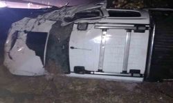 Konya’da bariyere çarpan otomobil takla attı: 2 yaralı