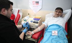 AK Parti Bursa İl Başkanlığından Türk Kızılay'ın kan bağışı kampanyasına destek