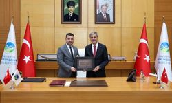 ASRİAD Sakarya Şubesi'nden Büyükşehir Belediye Başkanı Alemdar'a ziyaret
