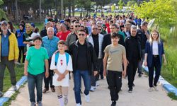 Bilecik Valisi Aygöl, Pelitözü Göleti'nde gençlerle yürüyüşe katıldı