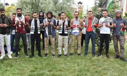 Bilecik'te üniversite öğrencileri Filistinlilere destek için oturma eyleminde