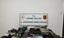 Edirne'de iş yerinde kaçak araç yedek parçaları ele geçirildi