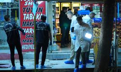 GÜNCELLEME - Küçükçekmece'de ses bombası atılan iş yerindeki 2 kişi yaralandı