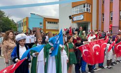 İstanbul'un Fethi'nin 571. yılı öğrencilerin tiyatro gösterisiyle kutlandı