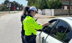 Kırklareli'nde polis, vatandaşları trafik kuralları hakkında bilgilendirdi