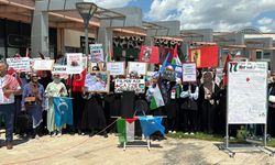 Kırklareli'nde üniversitelilerden Filistin'e destek için oturma eylemi ve yürüyüş