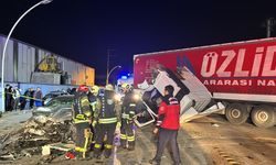 Kocaeli'de tırla otomobilin çarpıştığı kazada 6 kişi yaralandı