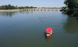 Meriç Nehri'nde kancabaş kayıklarla turlar için iskelenin bitmesi bekleniyor