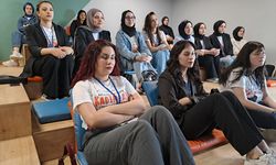 Sakarya Üniversitesi'nde kız öğrenciler, mikroyeterlilik programıyla iş hayatına donanımlı hazırlanıyor